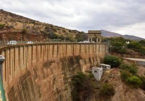 Hartbeespoort_Dam_Wall,_North_West,_South_Africa